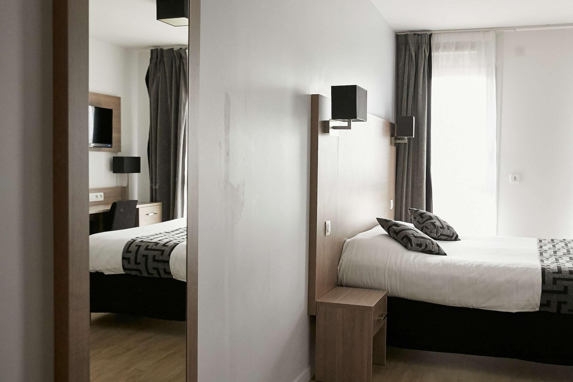 Tulip Inn Massy Palaiseau - Residence Exterior photo