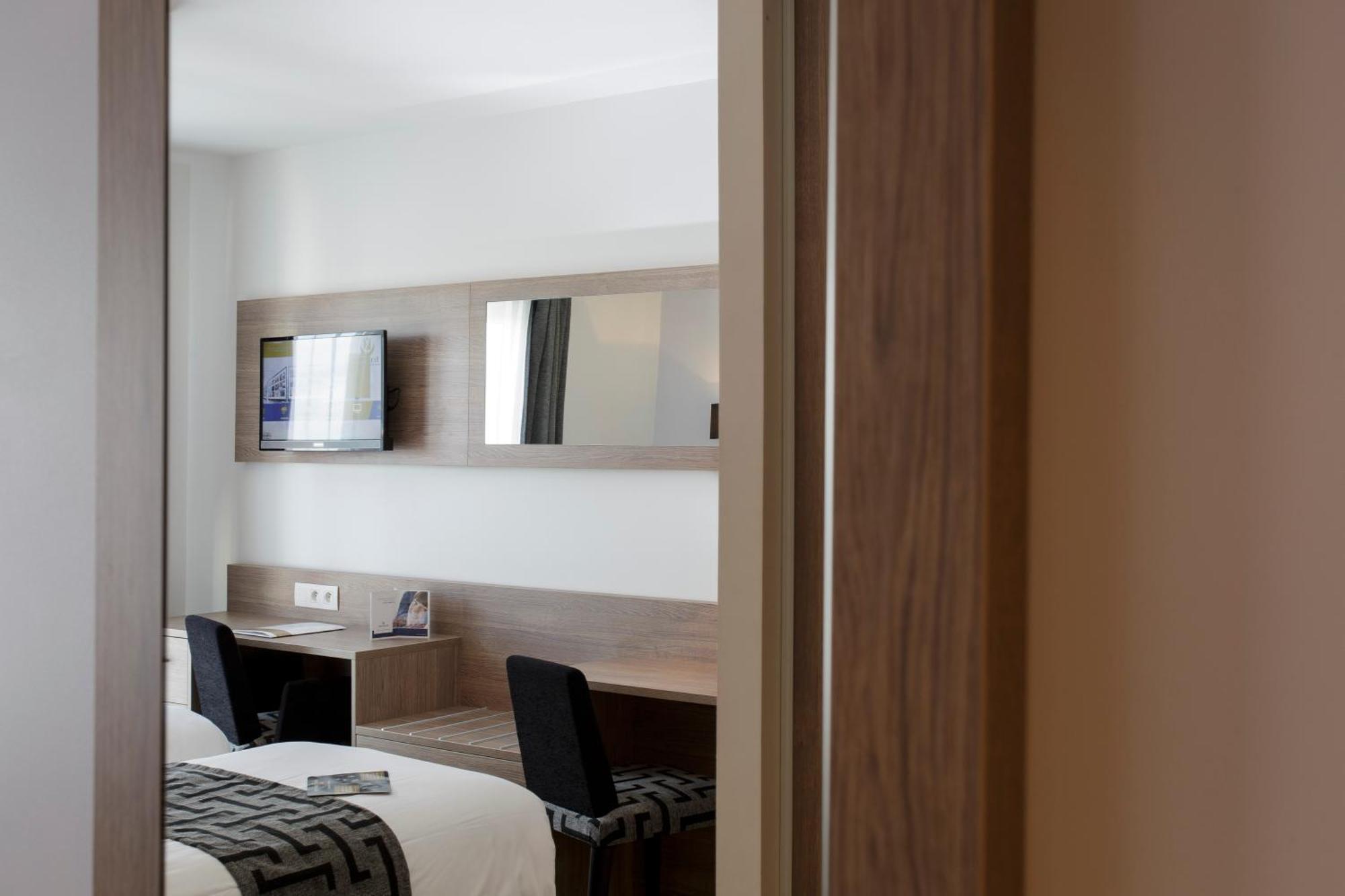 Tulip Inn Massy Palaiseau - Residence Room photo
